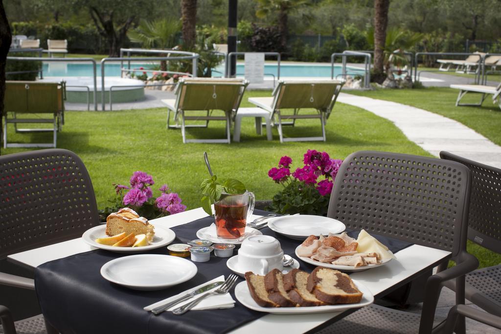 Park Hotel Eden 토르볼레 외부 사진